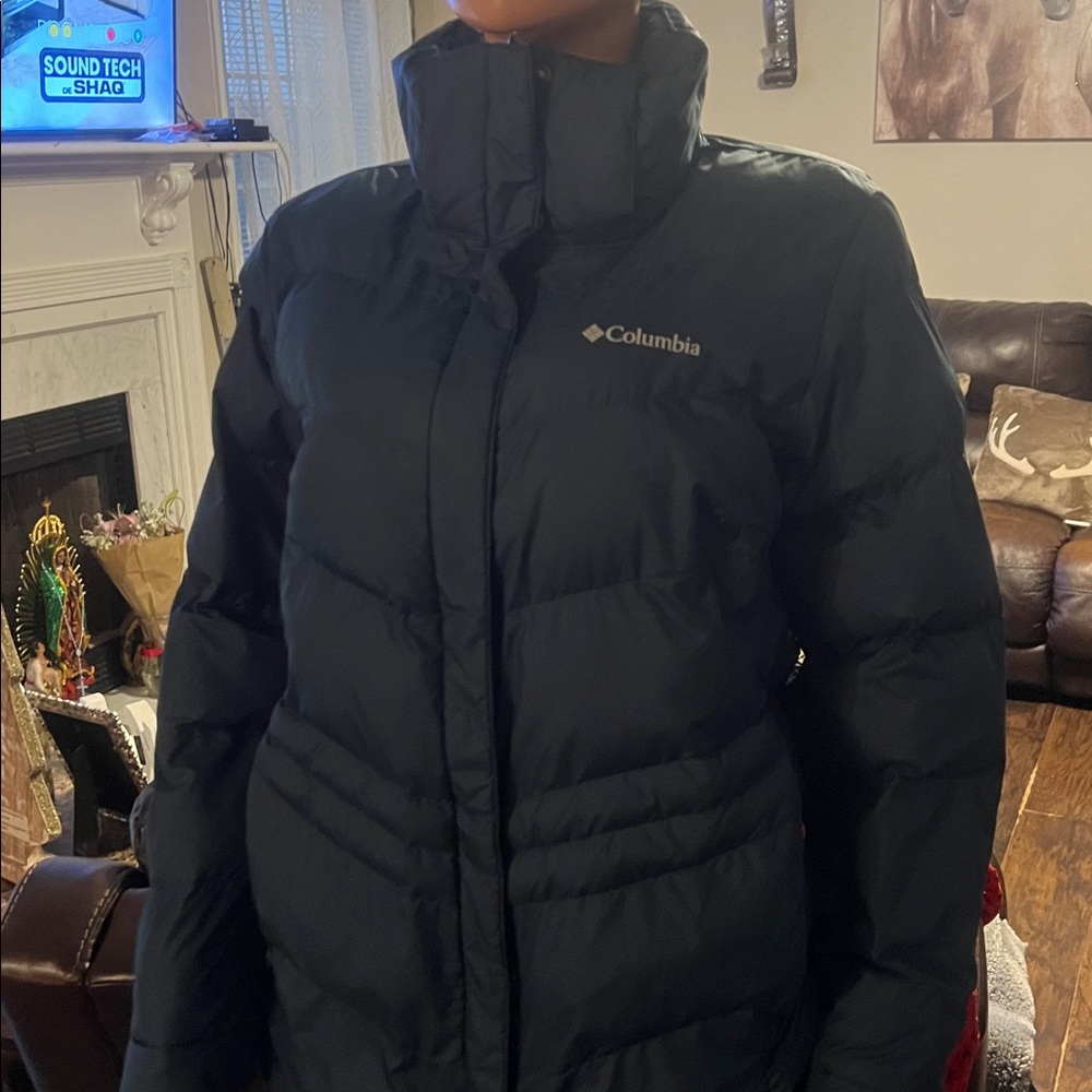 Columbia Women's dark green Puffer Jacket - Picture 2 of 4